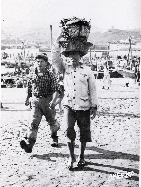 Setúbal, descarregador de peixe, 1952, Américo Ribeiro.jpg